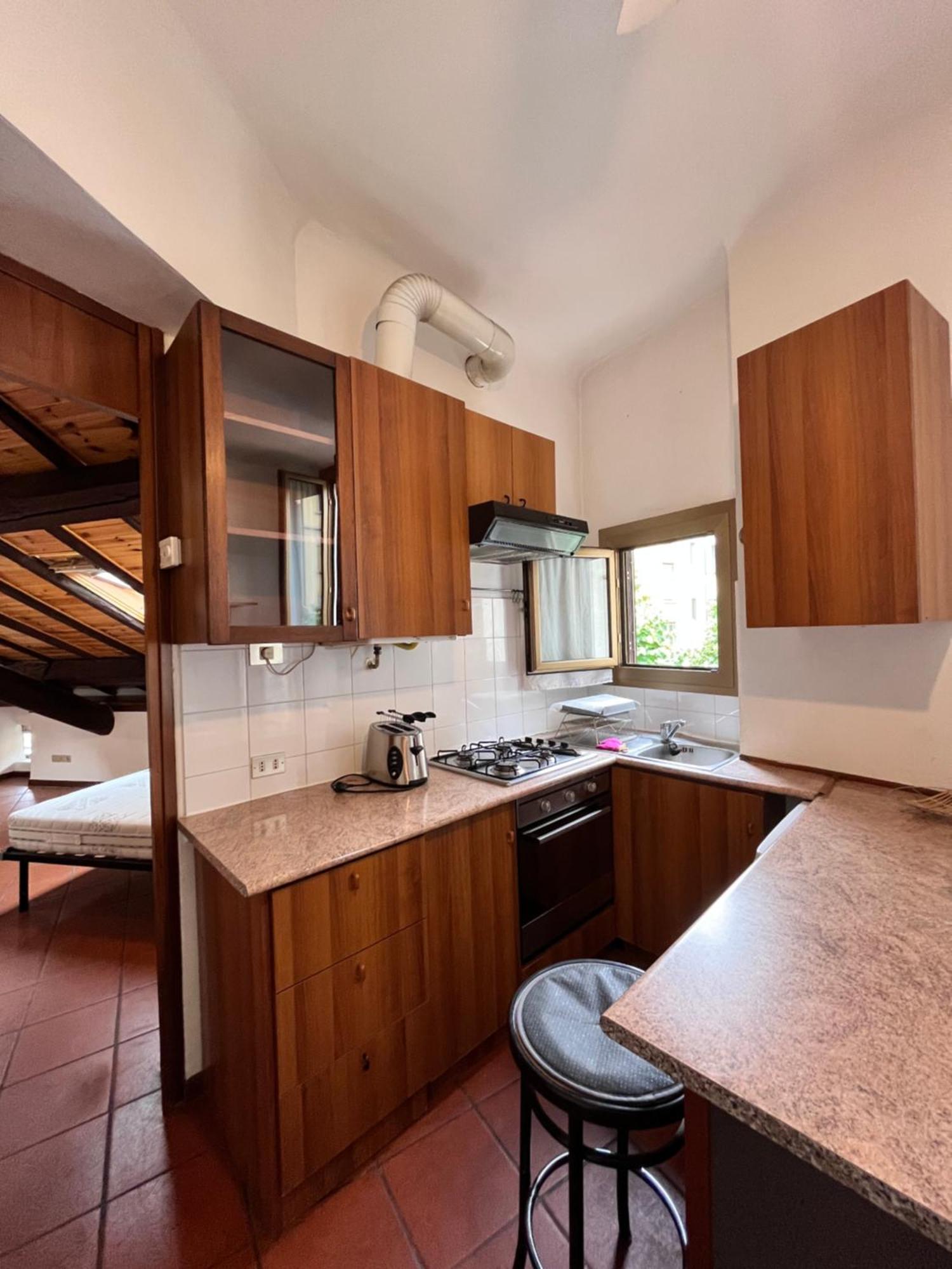 Apartamento Bilocale Mansardato Farini Milán